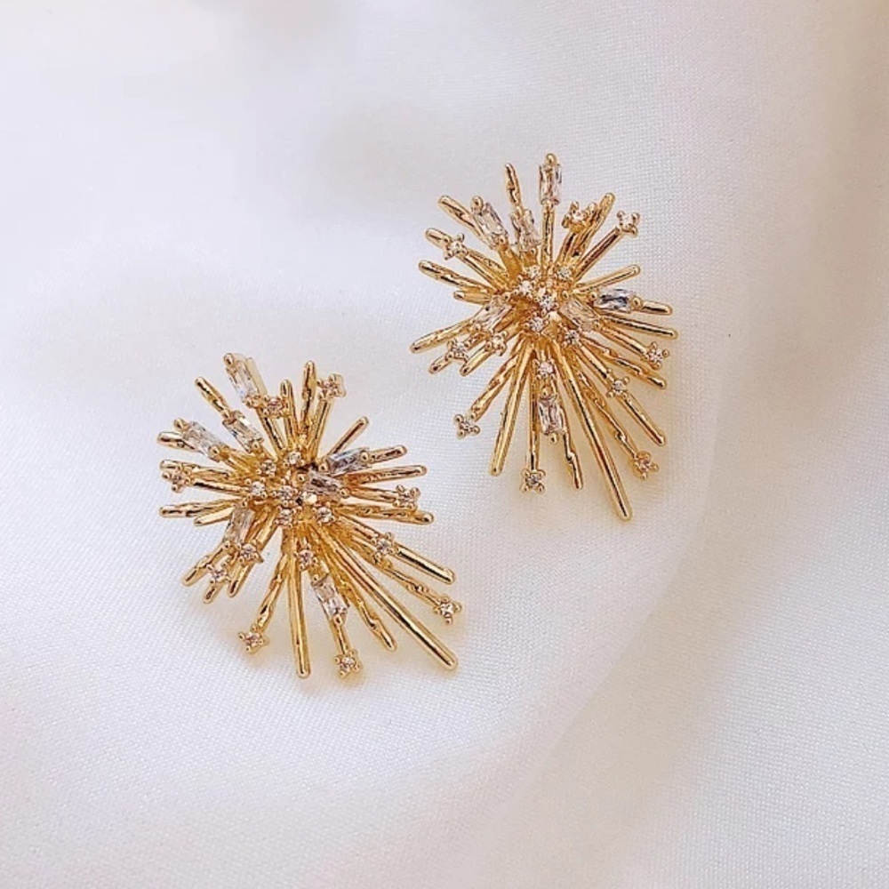 𝅺new 18k Gold Sparkle Fireworks Stud Earrings Party Earrings - Picture 4 of 7